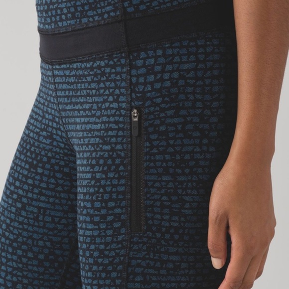 Lululemon Inspire Tight II
Shatter Weave Desert Teal Alberta Lake / Black - Picture 12 of 13
